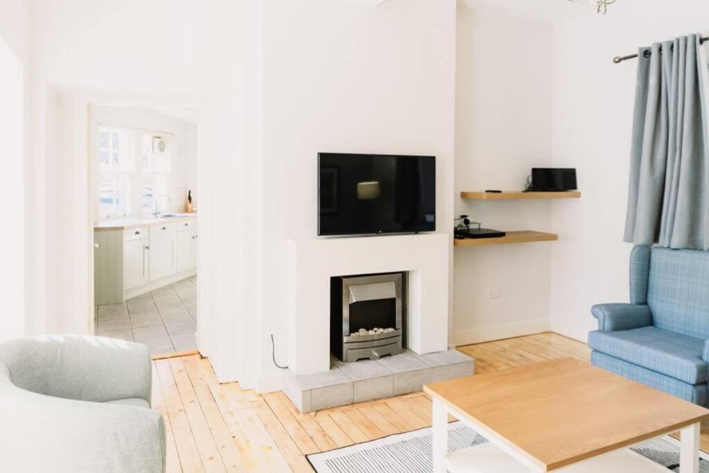 Factors House - A Comfy Cottage In Countryside Park With Wifi And Access To Bar And Pool Пърт Екстериор снимка